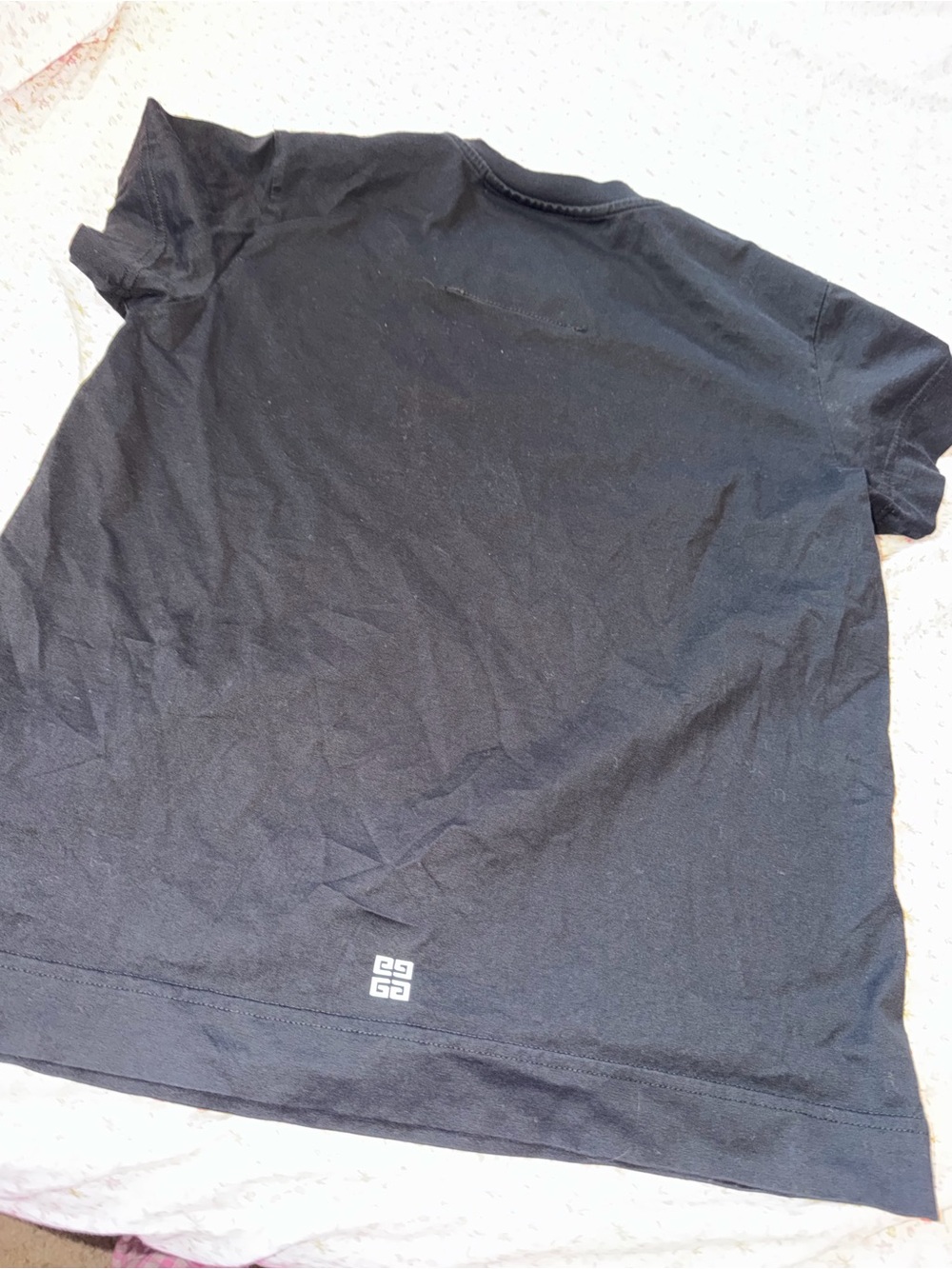 The cutest Givenchy Trompe Loeil paperclip t shirt😍😍 - Picture 5 of 5